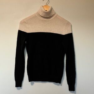 Lord & Taylor Black and Off White Ivory 100% Cashmere Turtleneck Sweater